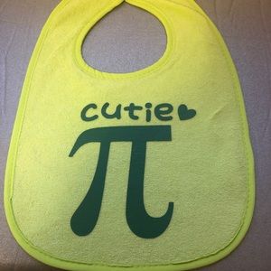 Infant/Baby Bib Cutie Pie